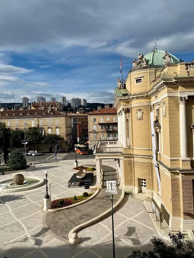 Apartament Plaza Teatro & Piazzale Teatro Rijeka