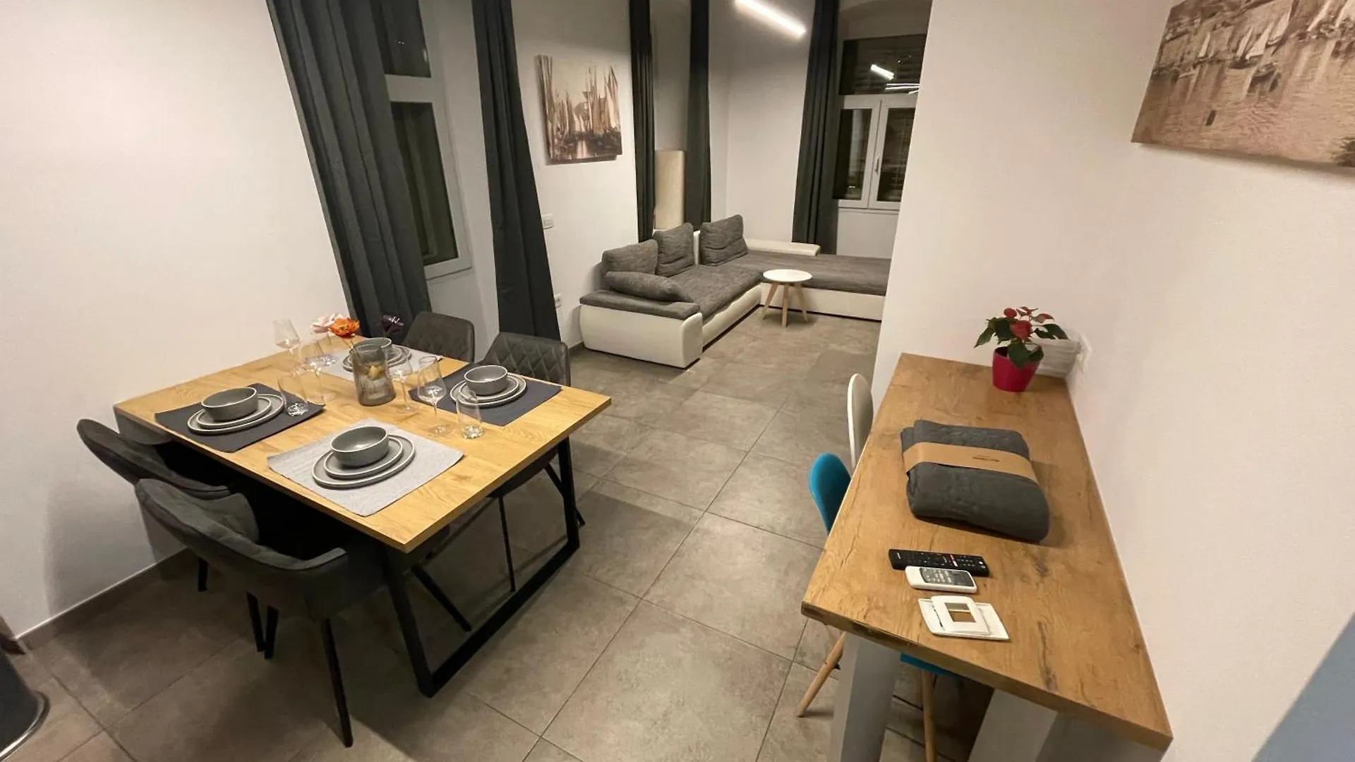 Plaza Teatro & Piazzale Teatro Apartment Rijeka 0*,  Croatia